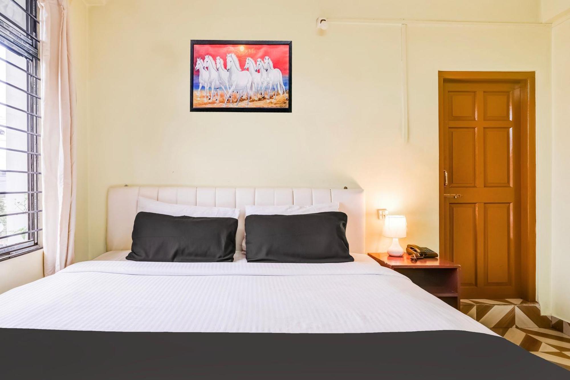 Super Hotel O Rynjah Shillong Exterior photo